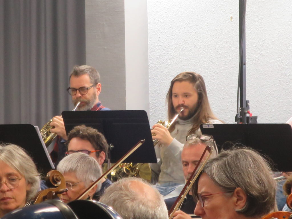 Pupitre de trompettes de l'Orchestre Symphonique Erato en repetition